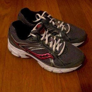 Women’s Saucony Athletic Shoes. New w/o Box. Please mssg me with any questions